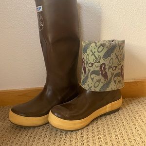XTRA TUF, size 7, Salmon Sisters 15" legacy boot, good used condition.